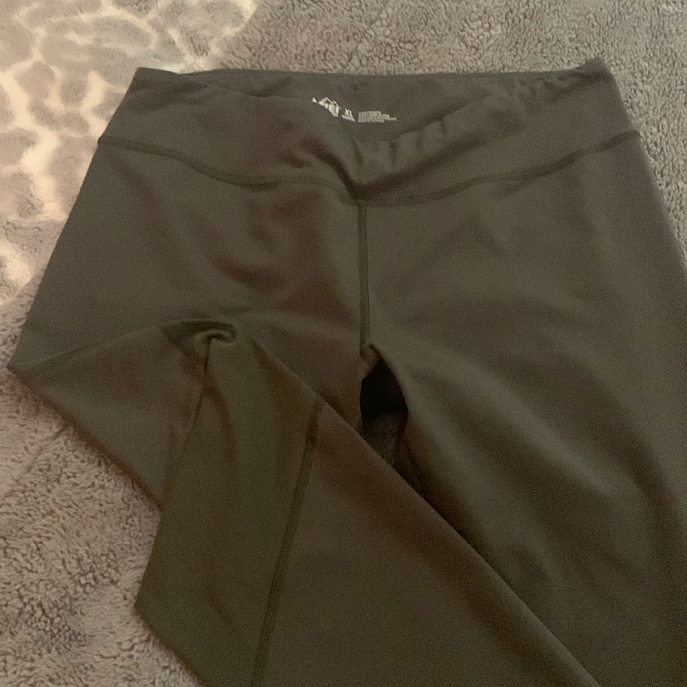 REÍ CO-OP LEGGINGS